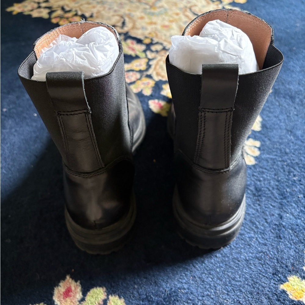 Madewell Chunky Chelsea Boots 8.5 - Picture 4 of 7